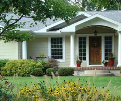 7 Tips for Picking an Exterior Paint Color