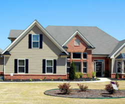  Exterior House Painting: Should I Try It Myself?